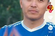 网易订阅：前国足队长冯潇霆宣布退役，19年前曾与梅西齐名 前国足队长冯潇霆宣布退役，19年前曾与梅西齐名